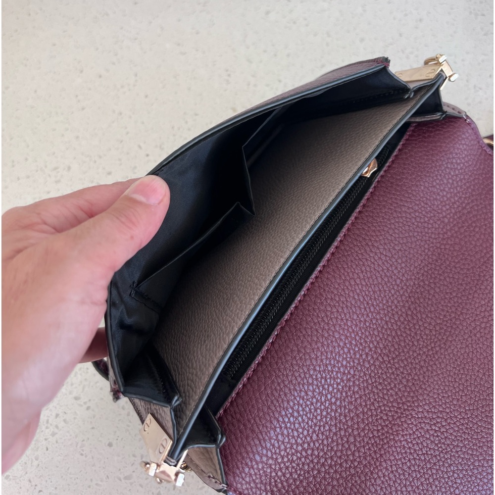 Handbag - Picture 4 of 9